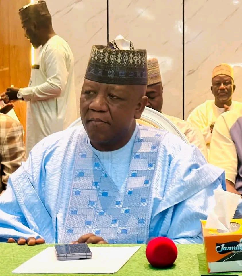 Senator Yari donates 85 trucks of fertilizer to farmers in Zamfara
